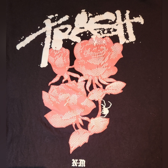 Never Made Mens Tee Shirt Short Sleeve Trash Rose Decal Both Sides Size Small - Picture 4 of 5